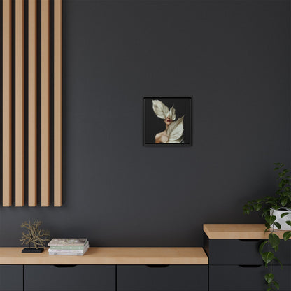 Dessin de femme numérique avec fleurs, art mural botanique bohème, impression sur toile mate encadrée, décoration d'intérieur moderne, esthétique feuillue
