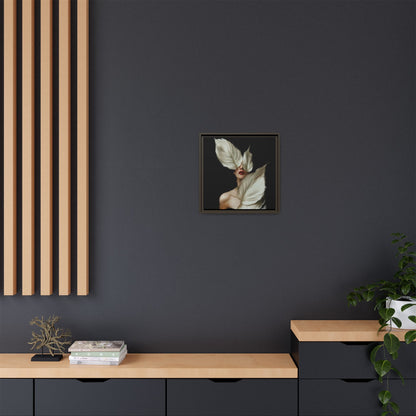 Dessin de femme numérique avec fleurs, art mural botanique bohème, impression sur toile mate encadrée, décoration d'intérieur moderne, esthétique feuillue